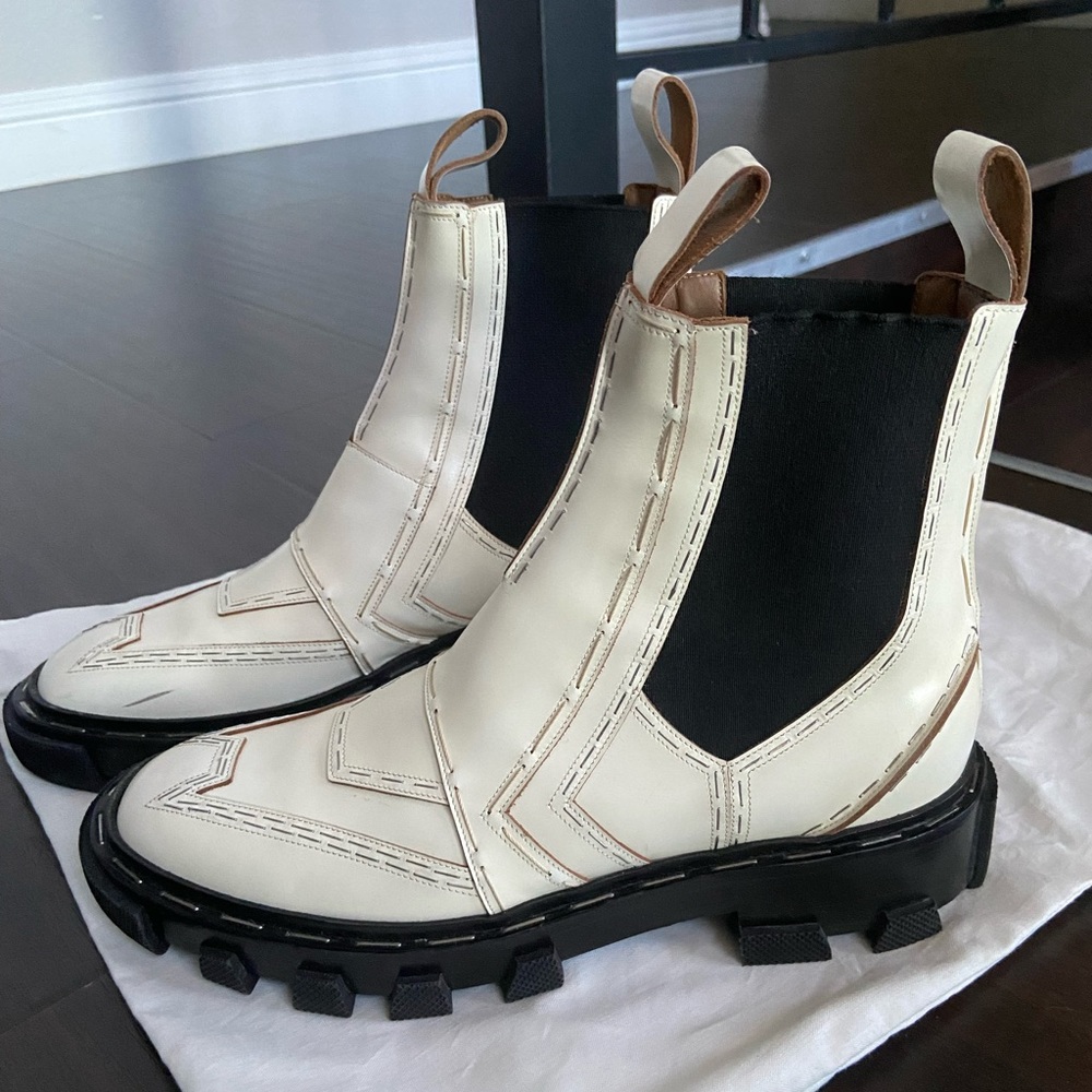 Balenciaga boost